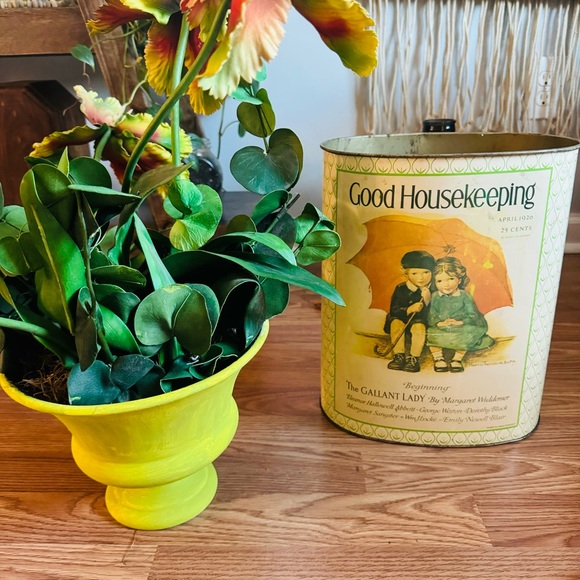 1926 Good Housekeeping Waste Basket - Picture 2 of 7